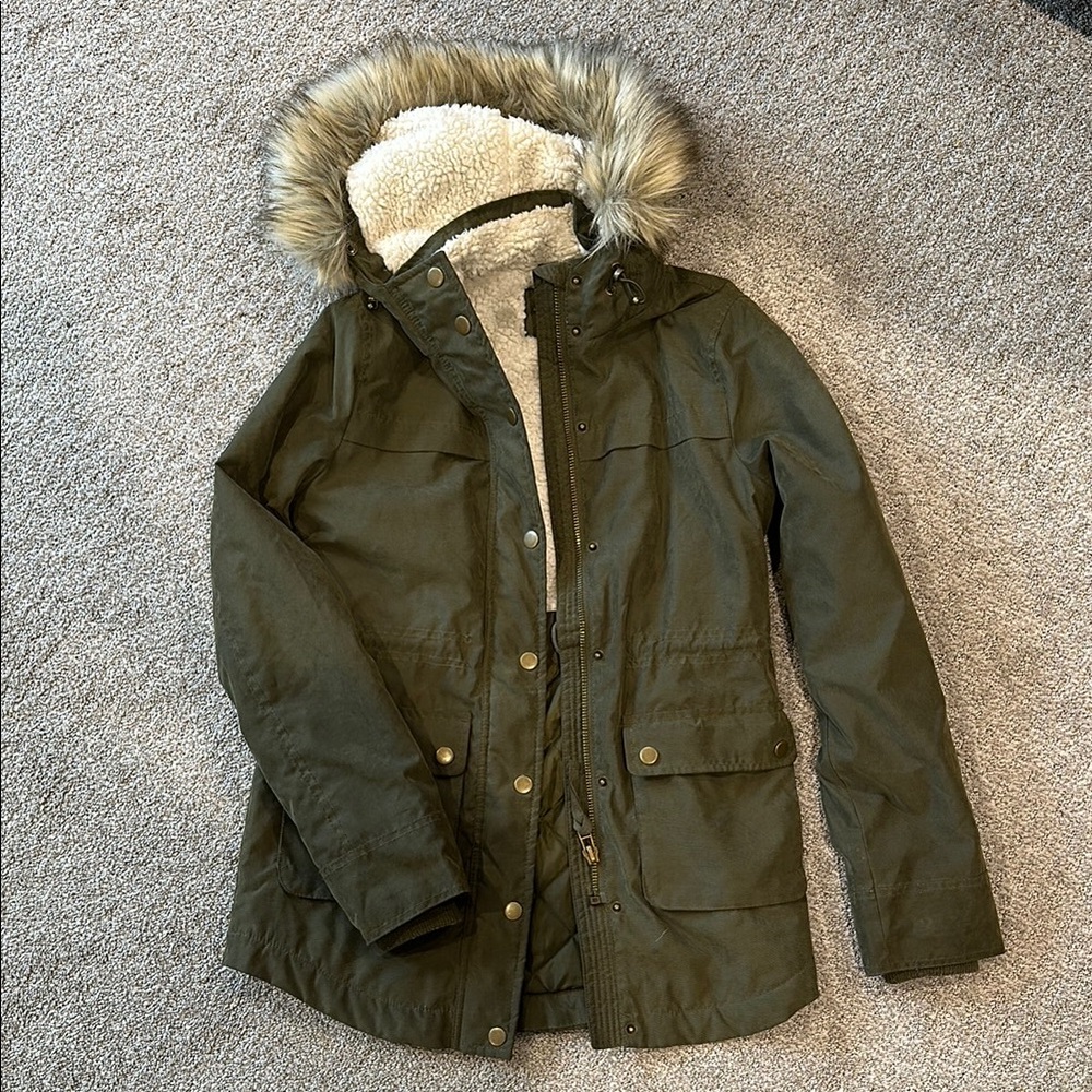 Aeropostale Green Utility Jacket with Hood and Zipper Closure